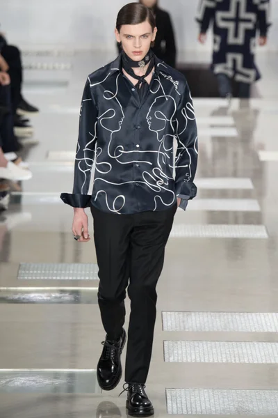 Look 37